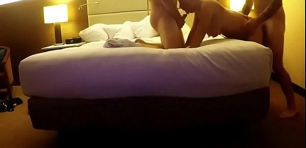  amateur chick gets double teamed in hotel
